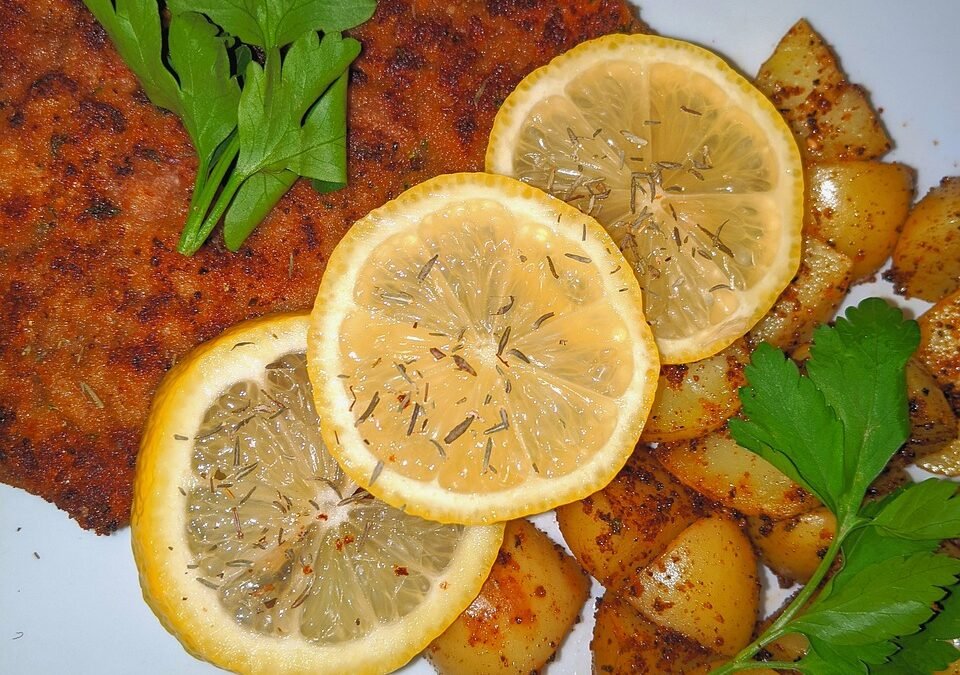 Milanesas de Pollo con Ensalada Criolla